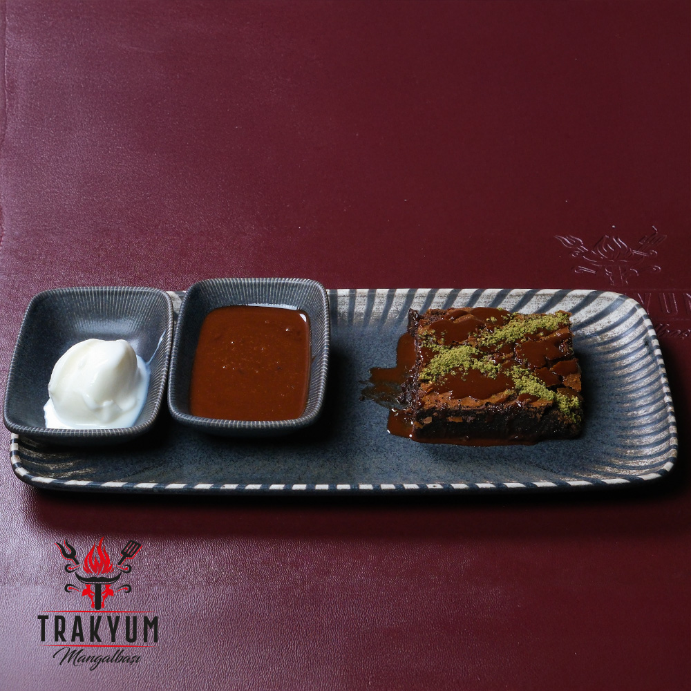 Sıcak Çikolatalı Brownie